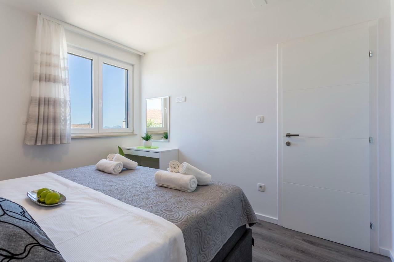 Apartments Villa 19 Podstrana Kamer foto
